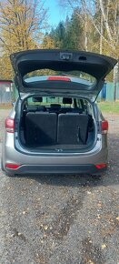 Kia Carens 7 miestna - 3