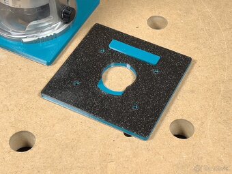 Štvorcová základňa 100x100 mm pre Makita RT0702C - 3