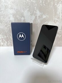 Motorola Moto e13 - 3