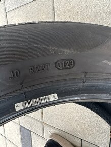 215/55/17 Pirelli - 3