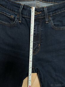 Levis 27 - 3