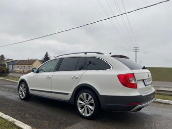 Škoda Superb Scout combi, 2.0 TDI 125kw diesel 4x4 DSG - 3