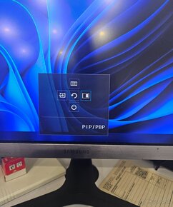 Samsung 4K 28palcov PIP/PBP 200e - 3