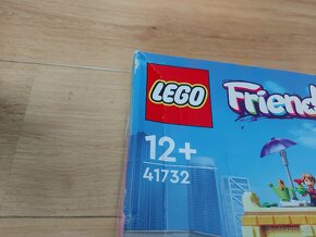 LEGO® Friends 41732 Kvetinárstvo a dizajn štúdio v meste - 3