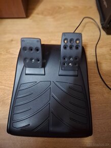 Logitech Momo volant - 3