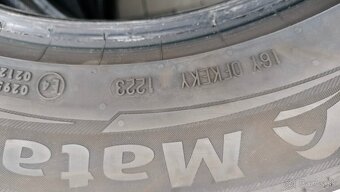 Predám letné pneu.215/60r17 - 3