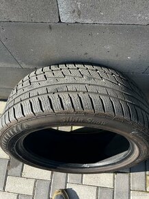 245/45 R18 - 3