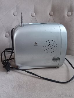 Portable Roadstar TV a radio - 3