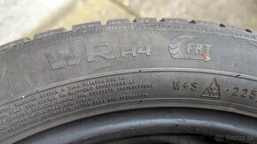 Nokian WRA4 225/50R17 - 3