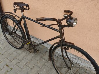 Starý historický bicykel - 3