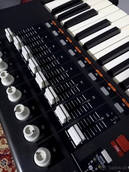 KLavesy Akai MPK 61 Professional - 3