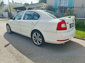 Škoda Octavia 2.0 TDI CR DPF RS DSG - 3