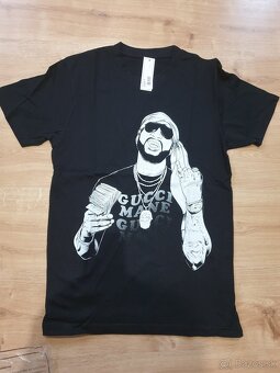 Nové tričko Merchcode Gucci Mane Pinkies Up Tee black veľkos - 3