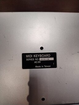 M-Audio Ozone MIDI Keyboard - 3