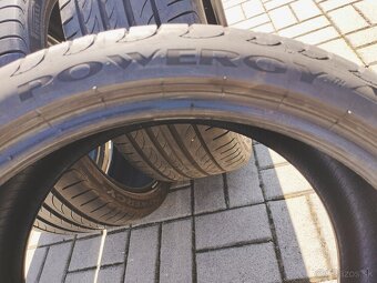 235/35R19 Pirelli Powergy - 3