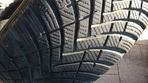 ZIMNÉ 225/45 R17 rok 2022 cca 7-7,5 mm a rok 2019 cca 5-6 mm - 3