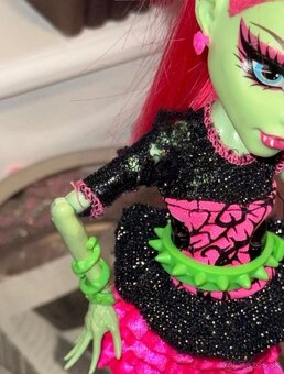 Monster High Venus Mcflytrap Ghoul’s Night Out - 3