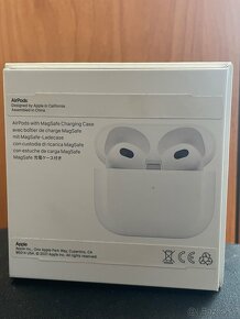 Apple AirPods (3. generácie) s MagSafe nabíjacím puzdrom - 3