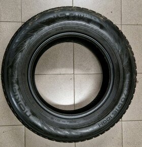 215/70r16 Nokian WR SUV3 - 3