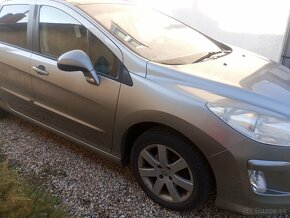 Predám Peugeot 308 SW 1.6 diesel sedem miestne za dobrú cenu - 3