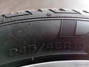 245/45R19 102V - 3