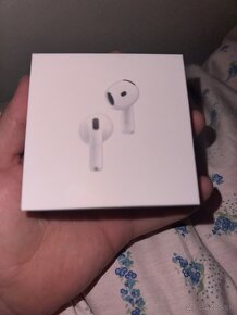 AirPods 4 s ANC - 3