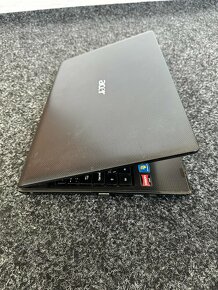 Acer Aspire 5552 Čierny - 3