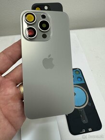 iPhone 15 pro zadne sklo - 3