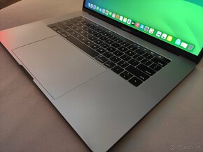 15" MacBook Pro i9, 16GB RAM, 512GB SSD, Radeon Pro 560X 4GB - 3