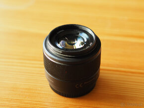 Panasonic Lumix G 25mm f/1.7 ASPH - 3