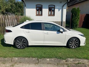 Predám Toyota Corolla rok výroby 12/2022 (7000km) - 3