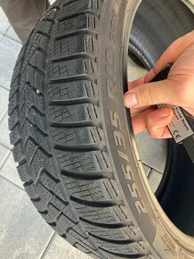 Pirelli 255/35 R19 - 3