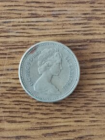 Elizabeth  II 1983 - 3