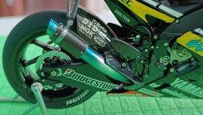 TAMIYA 1/12 YAMAHA YZR-M1 MONSTER - 3