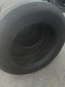 Predám pneumatiky 355/50R22,5 - 3