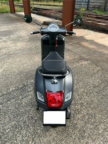 Vespa GTS 300 Super Sport - 3