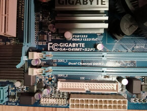 Gigabyte GA-G41MT-S2PT + CPU E3400 - 3