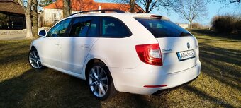 Skoda Superb 2,0 tdi 103 kw - 3