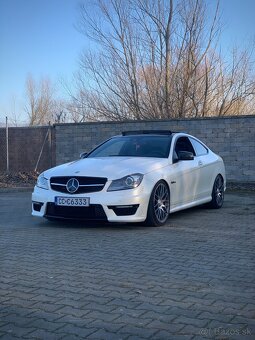 MERCEDES BENZ C63 AMG 2011 6.2 V8 358KW COUPE/PANO/KEYLESS - 3