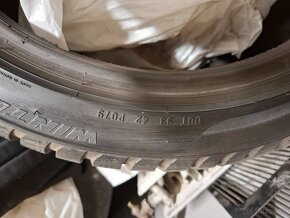 Predám Zimné Pneu PIRELLI  -  225/45 R18 / 255/40 R18 - 3