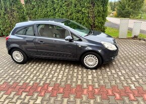 Opel Corsa 1,4i klima Tempomat 1 Majitel benzín manuál 66 kw - 3