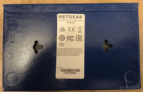 NETGEAR 8-port 1Gb/s switch - 3