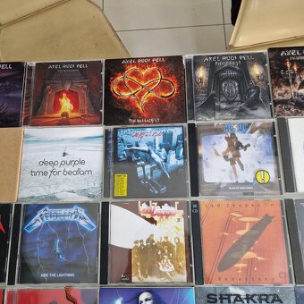 CD-čka...AXEL RUDY PELL,JUDAS PRIEST,DEEP PURPLE,AC/DC,QUEEN - 3