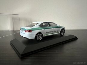 Skoda Superb III 1:43 Vojenska Policia SR - 3