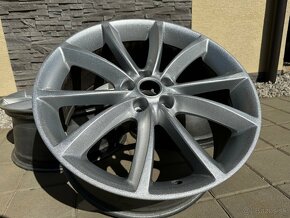 Disky R19 5x108 8,5Jx19CH ET49 - 3