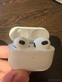 Predam Apple AirPods (3. generácie) s Lightning s nabíjacím - 3