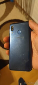 Samsung Galaxy A20e - 3