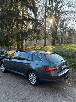 Škoda Superb Combi 2.0 TDI DSG - 3