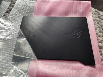 Asus Zephyrus S slim LCD plus plasty 120e - 3