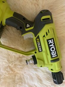 RYOBI 18V ONE+™ VYSOKOTLAKOVÝ ČISTIČ - 3